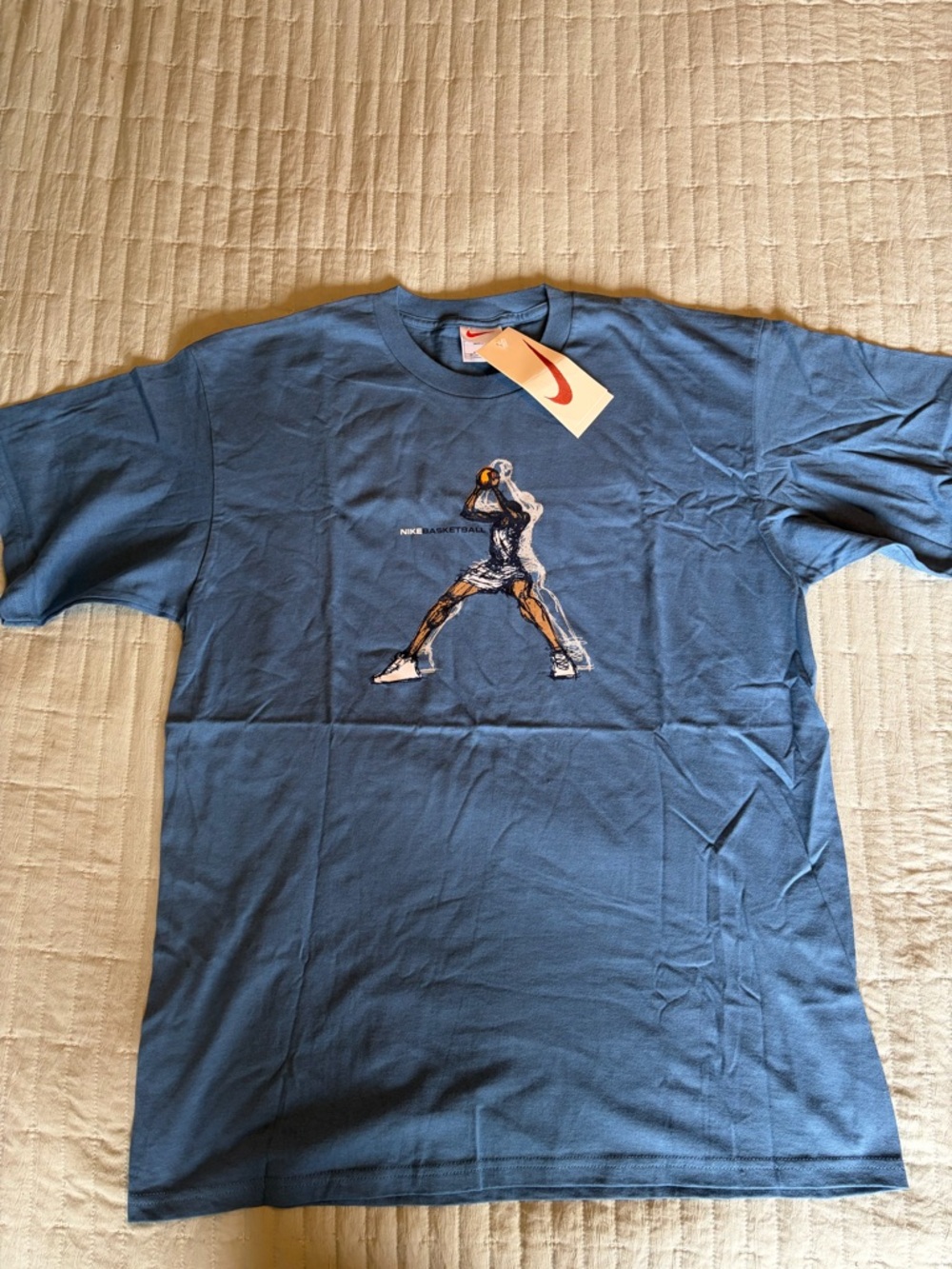 VINTAGE Nike Men’s Slate Blue Basketball Graphic Short Sleeve Tee